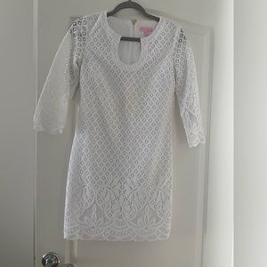 Lilly Pulitzer White lace long sleeved scalloped hemmed dress. size XS